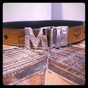 ✨Like New✨MCM Belt, reversible!